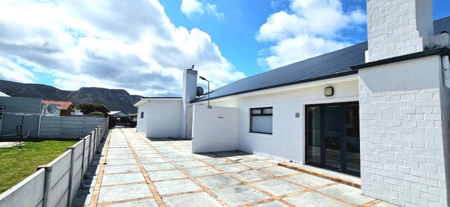 5 Bedroom Property for Sale in Franskraal Western Cape